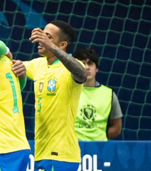 Brasil vence Venezuela com gol de goleiro e garante liderança na Copa América de Futsal