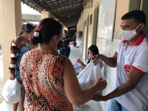 Prefeitura de Lagoa da Canoa realiza mais uma entrega do kit merenda para alunos da rede pública
