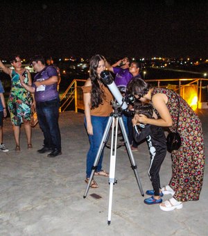 Planetário Arapiraca realiza última observação astronômica do ano