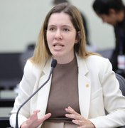 Cibele Moura pede apoio para aprovação de projeto em prol de  mulheres grávidas em cursos