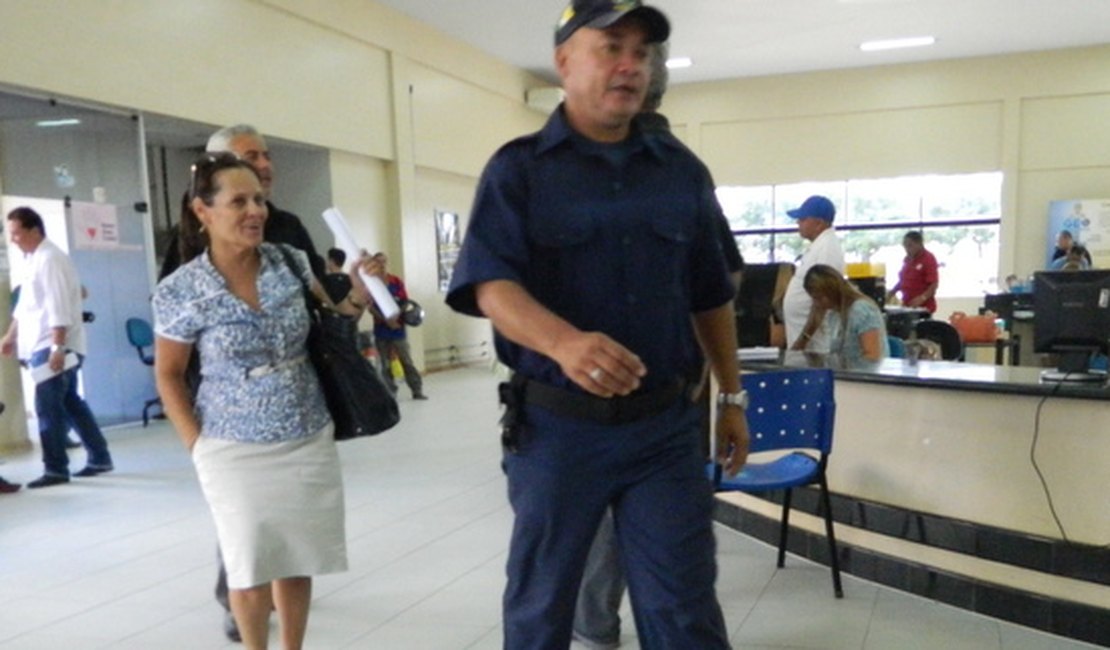 Delegada pega imagens de atentado a servidor na Prefeitura de Arapiraca