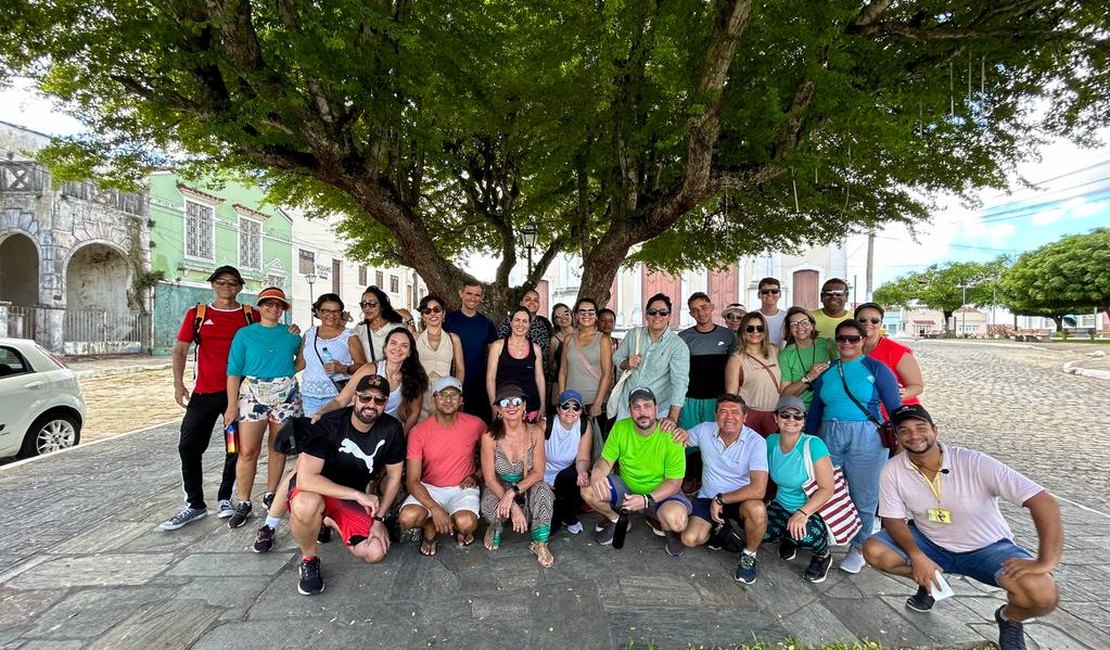 Turistas fazem jornada de autoconhecimento em Penedo