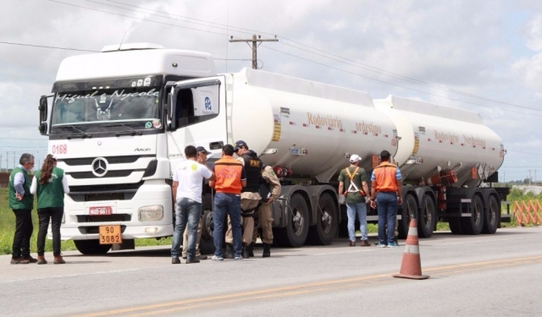 Força-tarefa fiscaliza transporte de produtos perigosos na BR-101