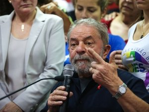 Em conversa com Dilma, Lula xinga operação da PF
