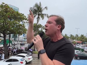 Marx Beltrão participa de ato da Enfermagem e cobra implantação imediata do piso salarial