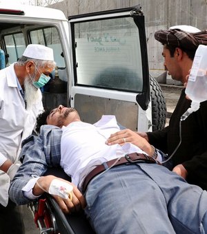 Tiroteio no Afeganistão mata pelo menos 27 e deixa 55 feridos
