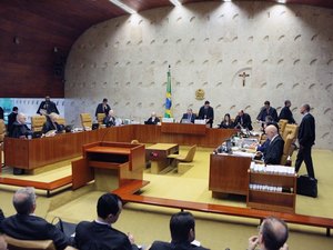 STF decide que grávidas e lactantes não podem exercer atividade insalubre