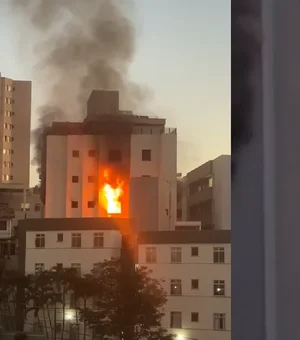 MG: bombeiros controlam incêndio em apartamento e salvam moradora