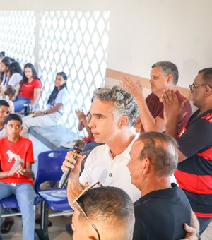 Rafael Brito alerta jovens sobre prejuízos dos jogos online