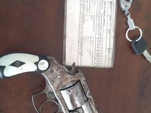 Polícia apreende arma de fogo após tentativa de roubo no Centro de Arapiraca