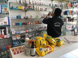 Procon Maceió realiza operação em pet shops da capital