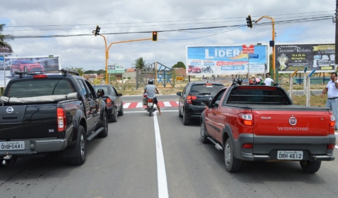 Semáforos mudam sinalização e sentido de ruas em bairros de Arapiraca