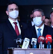 Lira e Pacheco recebem de Bolsonaro MP que autoriza privatização da Eletrobras