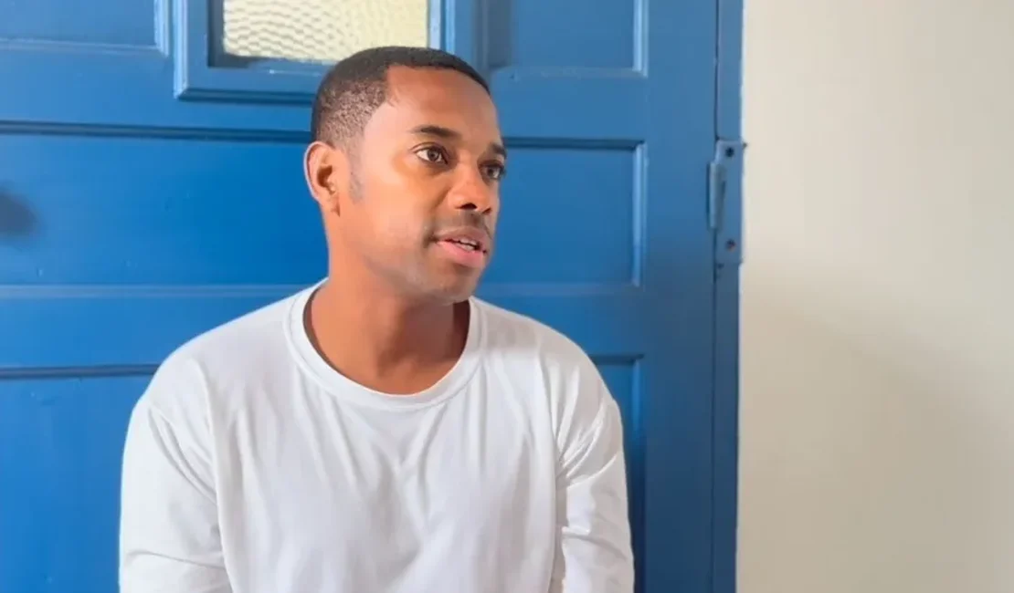 Robinho é transferido e deixa o 'presídio dos famosos' em Tremembé