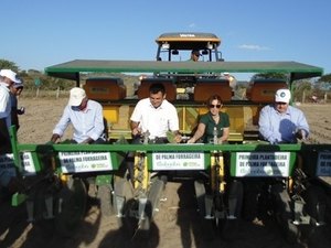 Governo apoia instalação de fábrica de equipamentos agrícolas em Alagoas