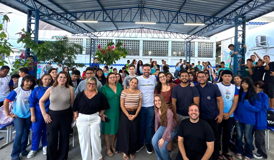 Chico Filho visita escolas de Maceió que vão participar do programa Plenarinho