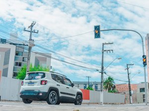 SMTT instala semáforo em cruzamento do Poço para reduzir acidentes