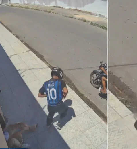 [Vídeo] Estudantes são assaltados por dupla armada na porta de casa em Arapiraca